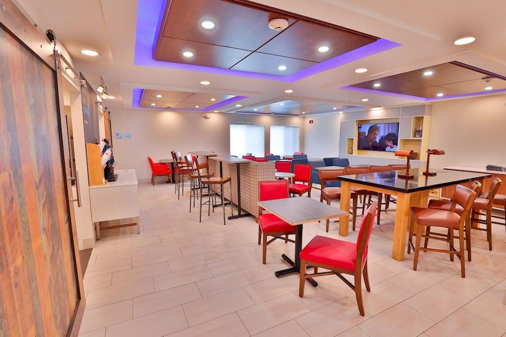 Holiday Inn Express Hotel & Suites Dickson By Ihg Eksteriør billede